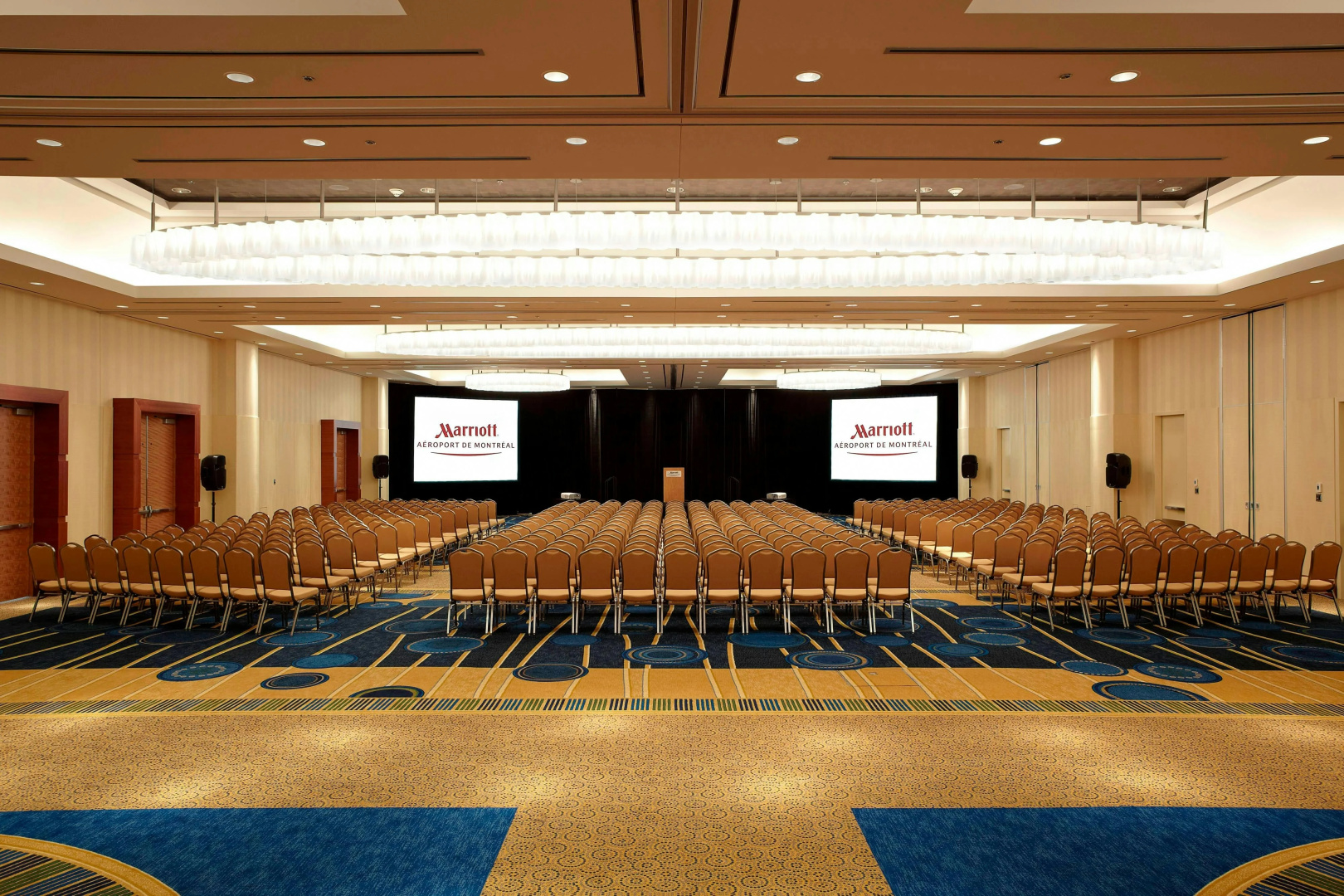 Photo - Marriott Montreal Airport In-Terminal Hotel