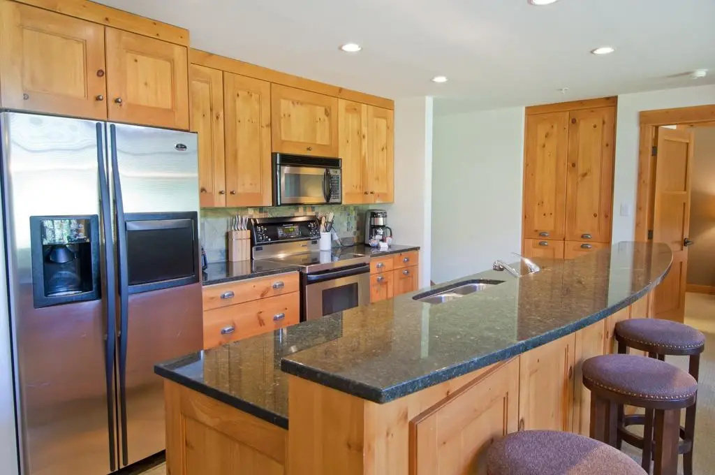 Photo - First Tracks Lodge, by Lodging Ovations