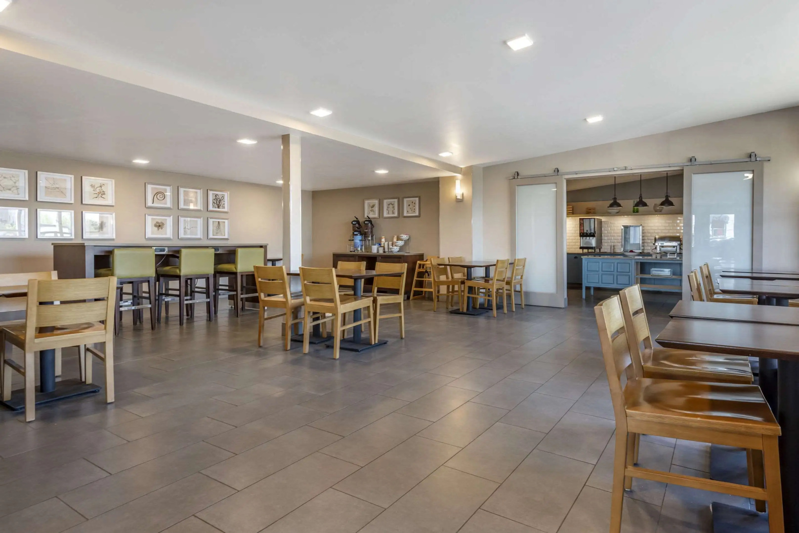 Photo - Comfort Inn & Suites Liverpool - Syracuse North