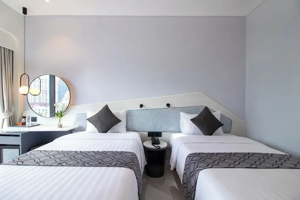 Photo - Queensland Hotel Bangkok