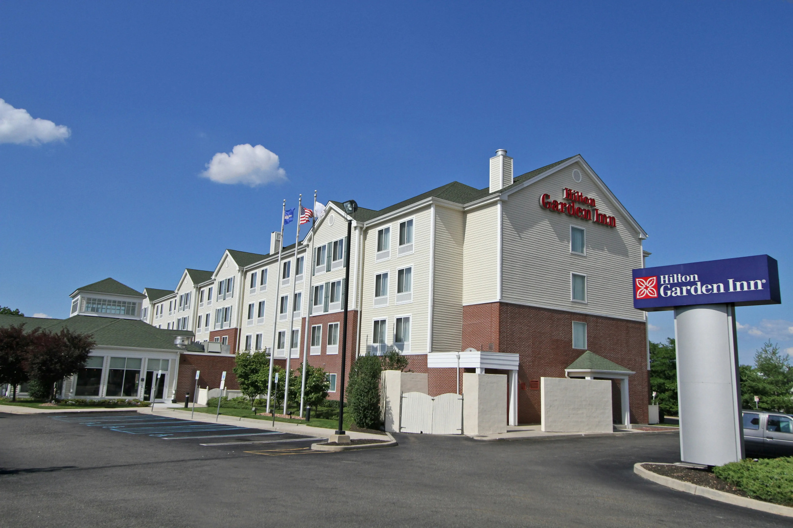 Photo - Hilton Garden Inn Westbury