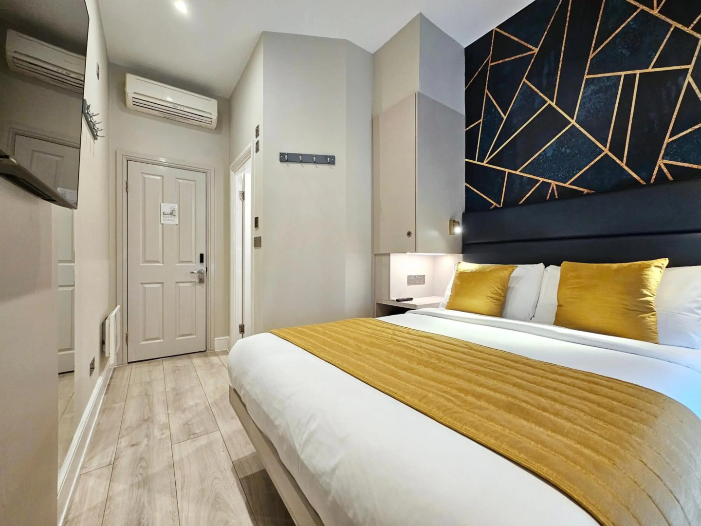 Photo - Nox Hotels Hyde Park
