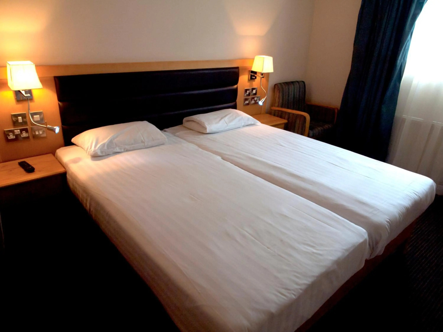 Photo - Cromwell International Hotel