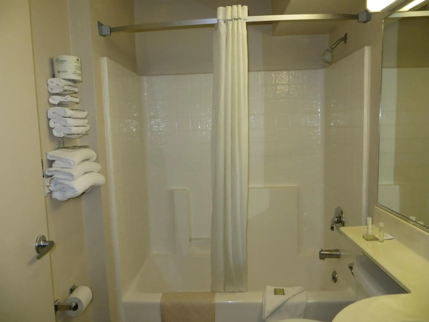 Photo - SureStay by Best Western Sacramento South Natomas