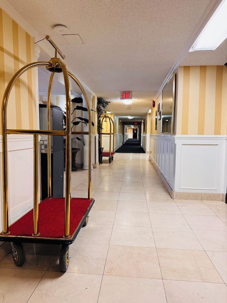 Photo - Island Travel Inn