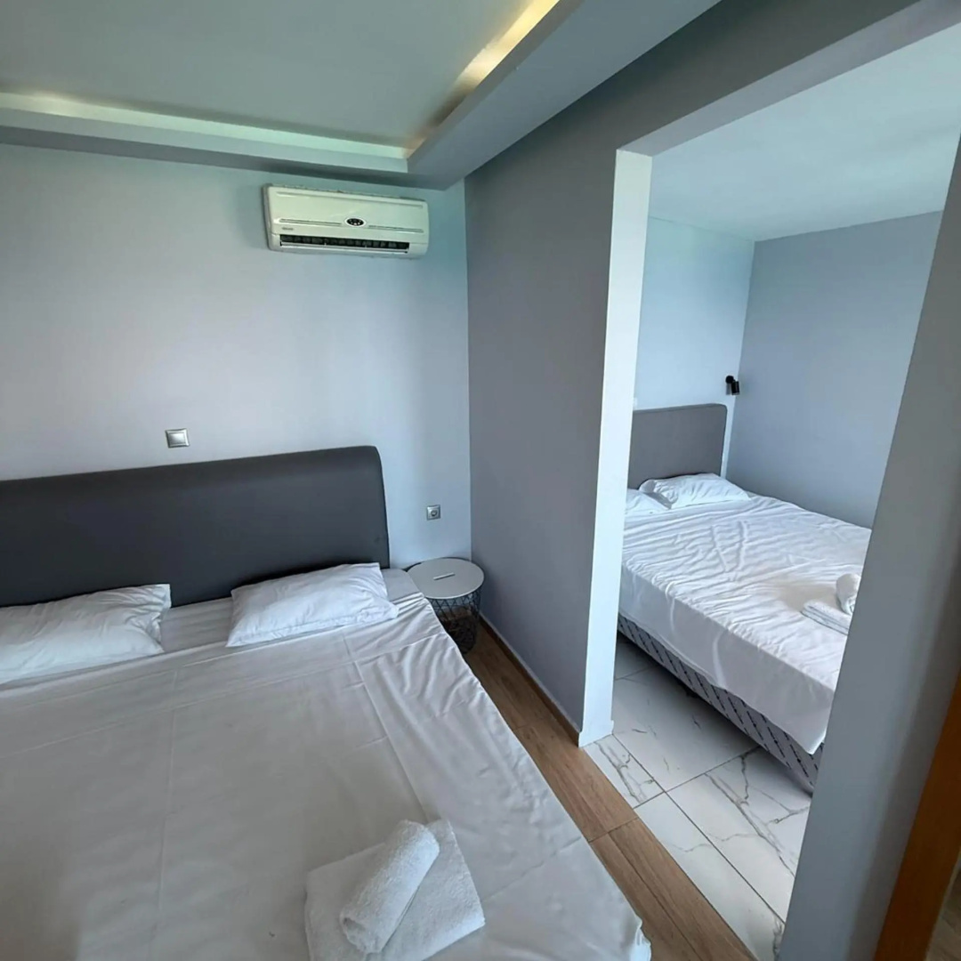 Photo - Parthenon Hotel