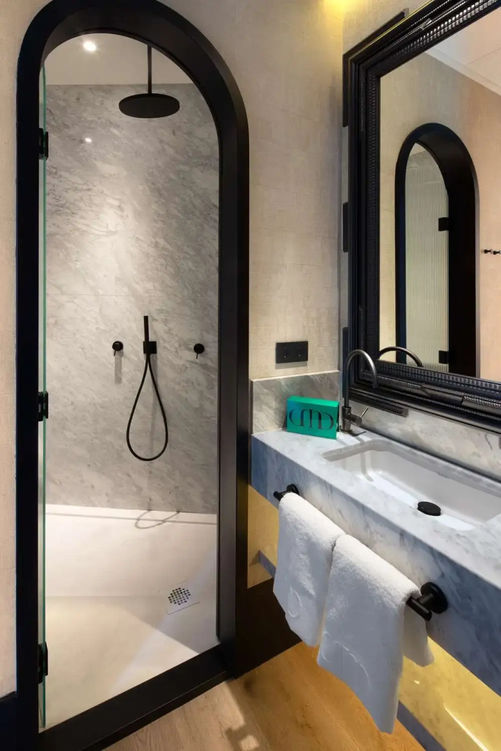 Photo - Hotel Montera Madrid, Curio Collection By Hilton