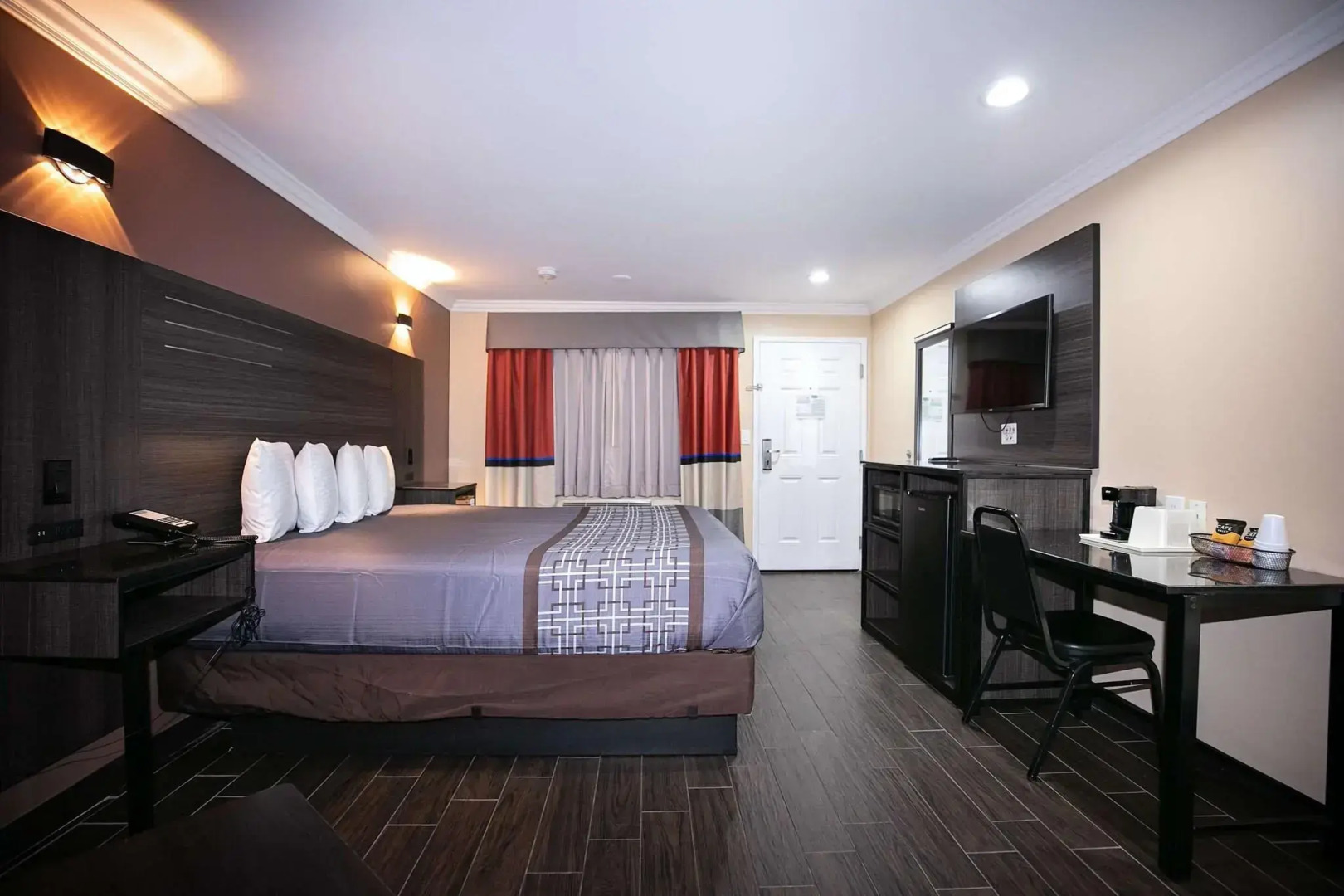 Photo - Rodeway Inn & Suites Bellflower