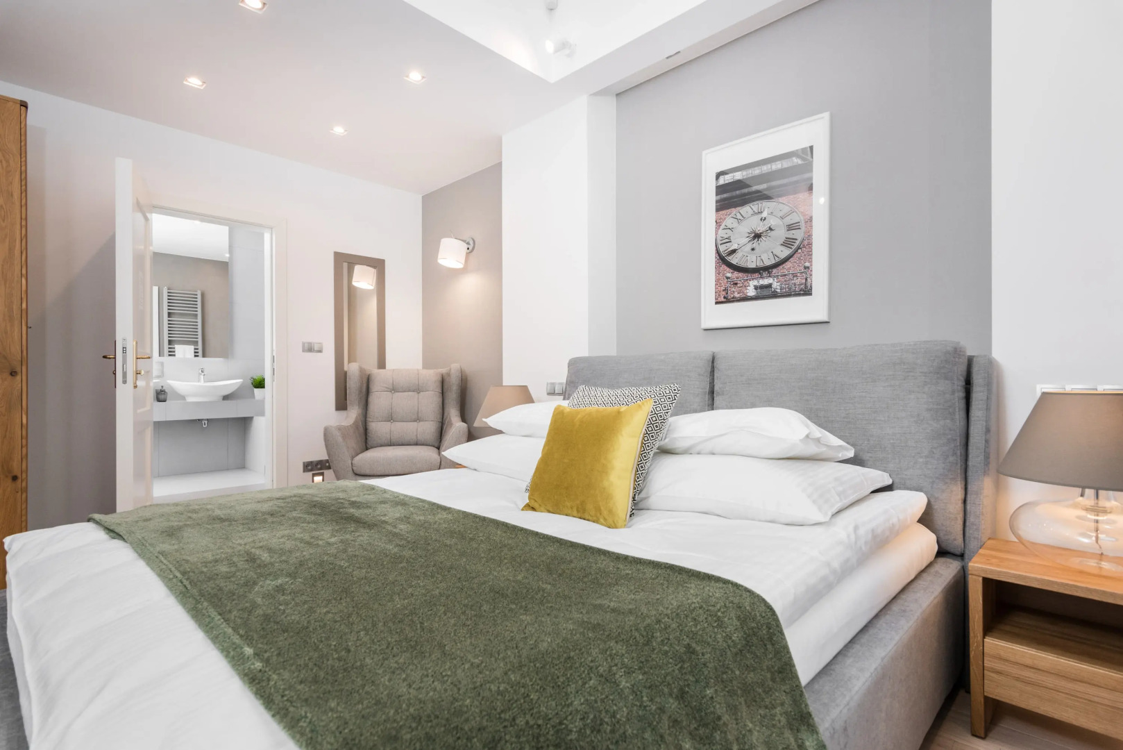 Photo - Venetian House Market Square Aparthotel