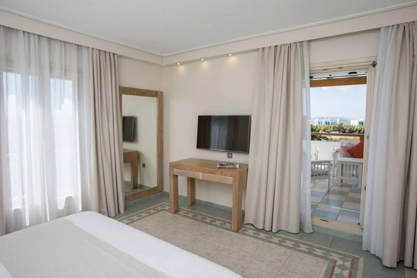 Photo - Porto Naxos Hotel