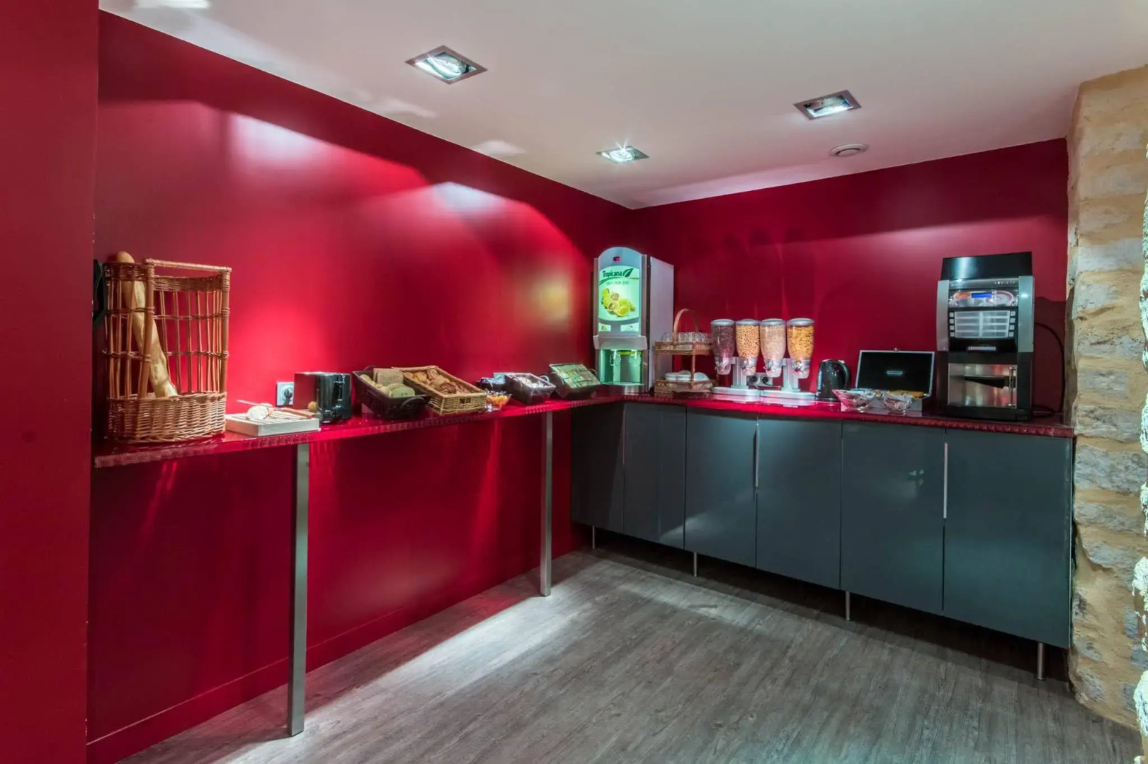 Photo - Posy Hotel by Happyculture