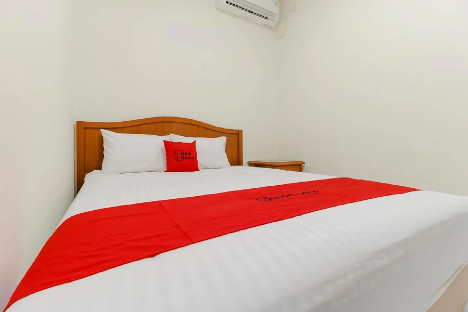 Photo - RedDoorz Plus near Ciputra World Kuningan 2