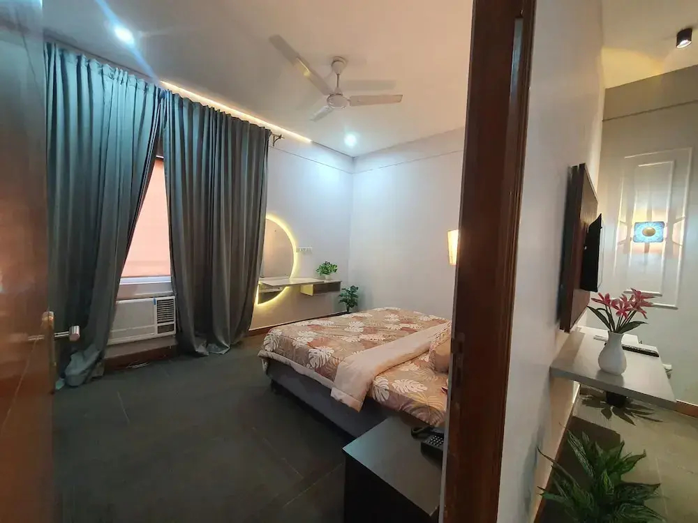 Photo - Mallenzo Suites Dlf Phase 1