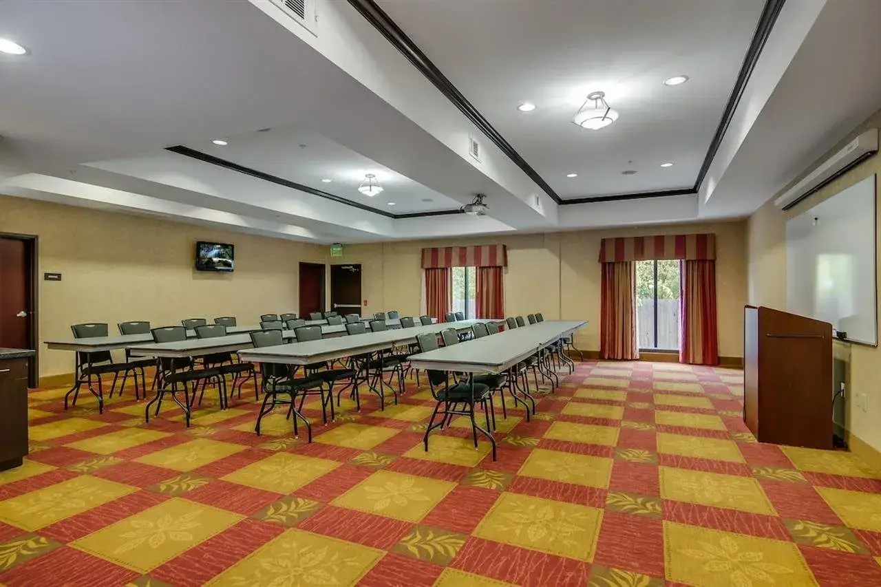 Photo - Comfort Suites Old Town Spring