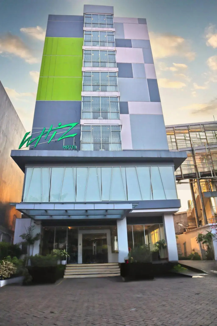 Photo - Whiz Hotel Cikini Jakarta