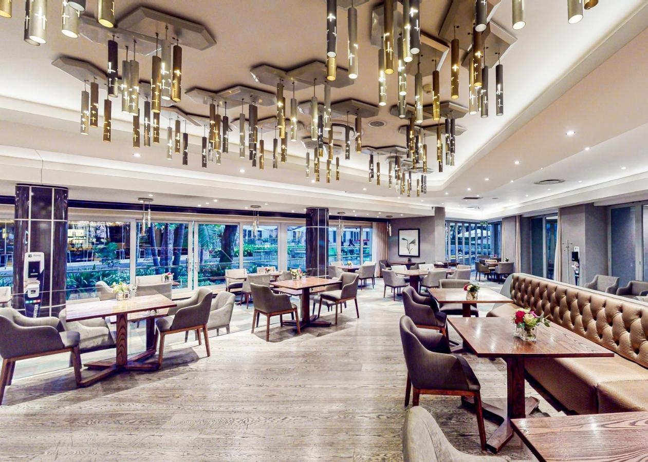 Photo - The Maslow Hotel, Sandton