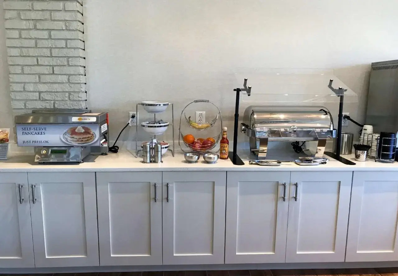 Photo - Best Western Plus Yacht Harbor Inn