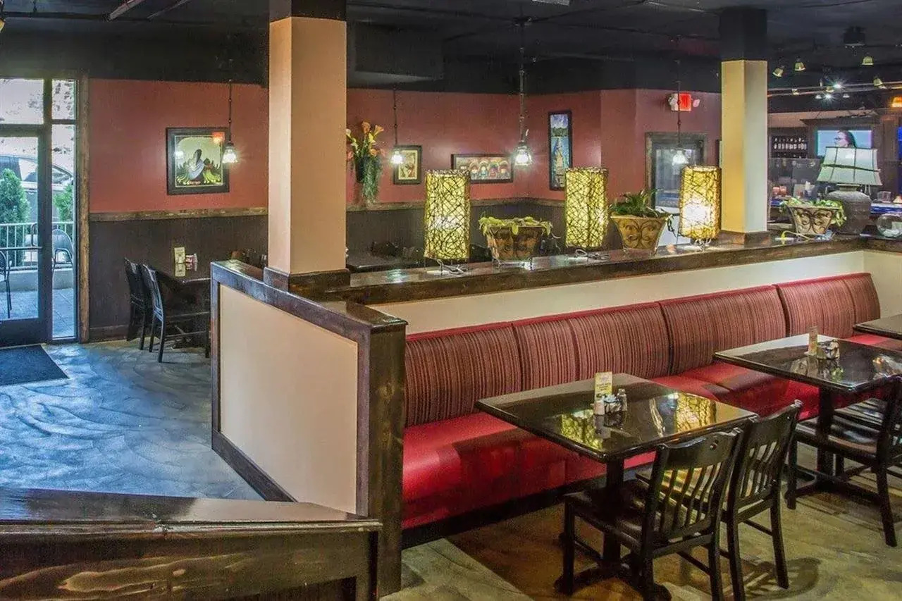 Photo - Quality Suites Nashville Airport