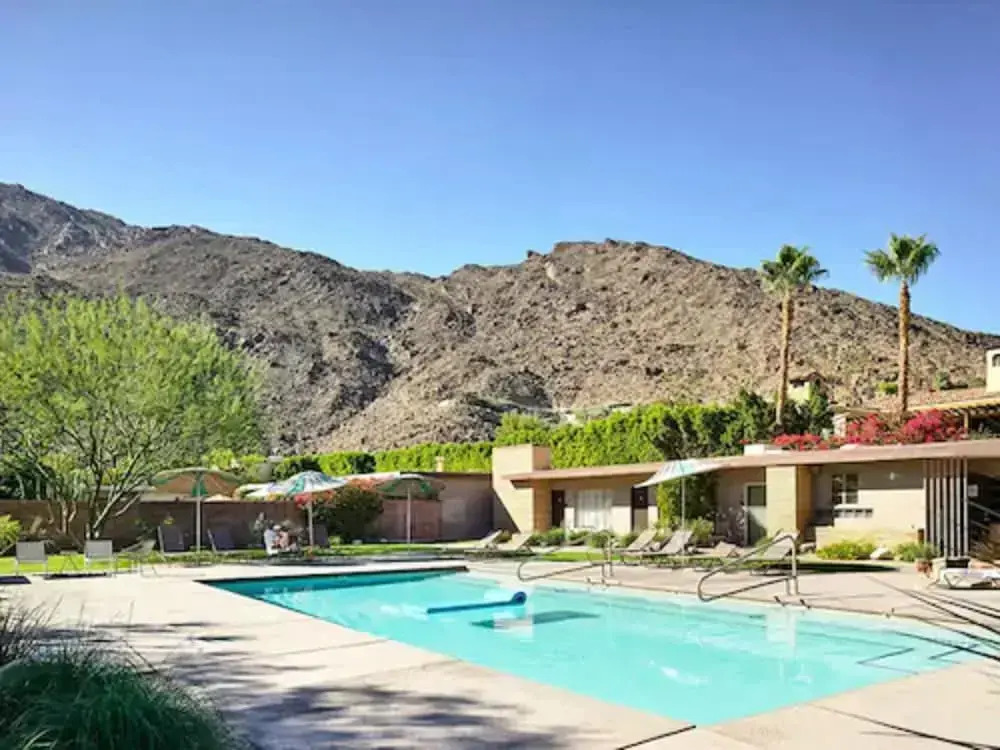 Photo - The Hideaway - 21 and Over