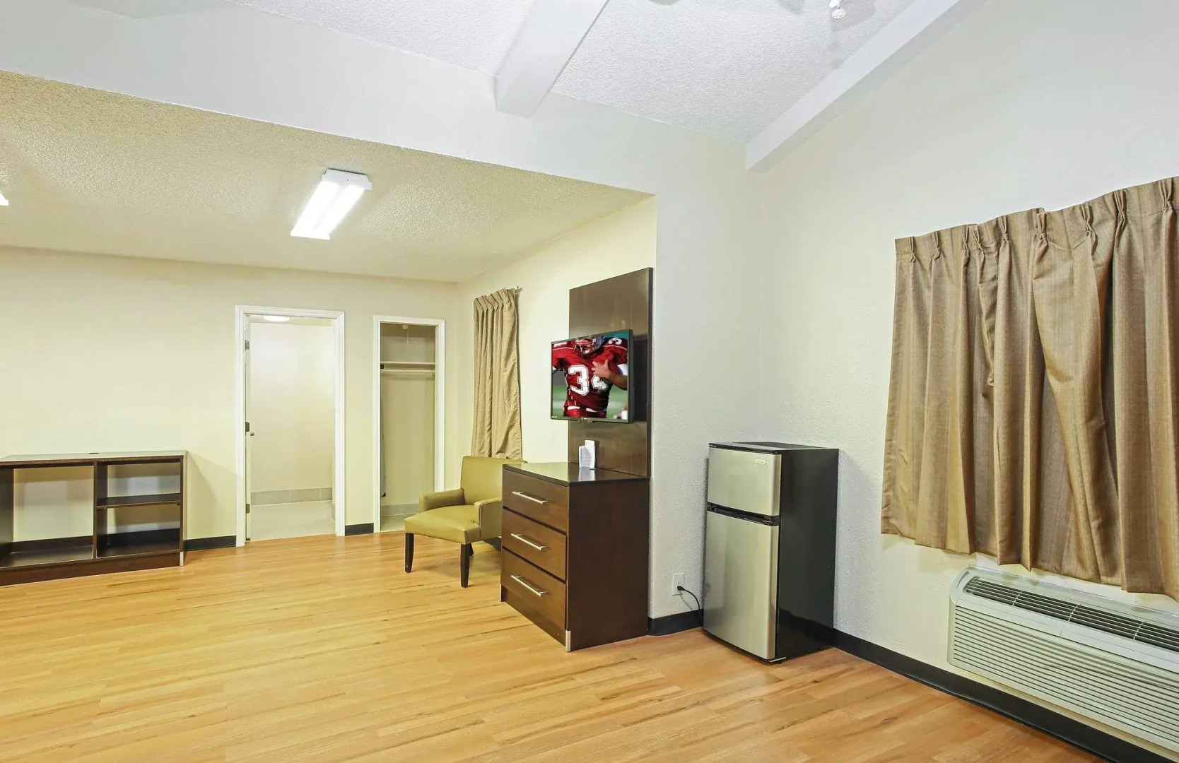 Photo - Red Roof Inn North Dallas - Park Central