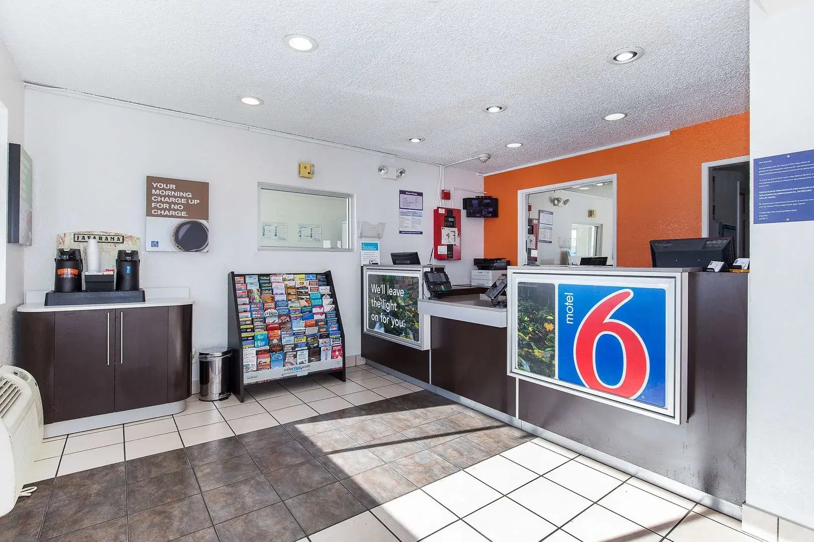 Foto - Motel 6 Hayward, CA – Silicon Valley Gateway