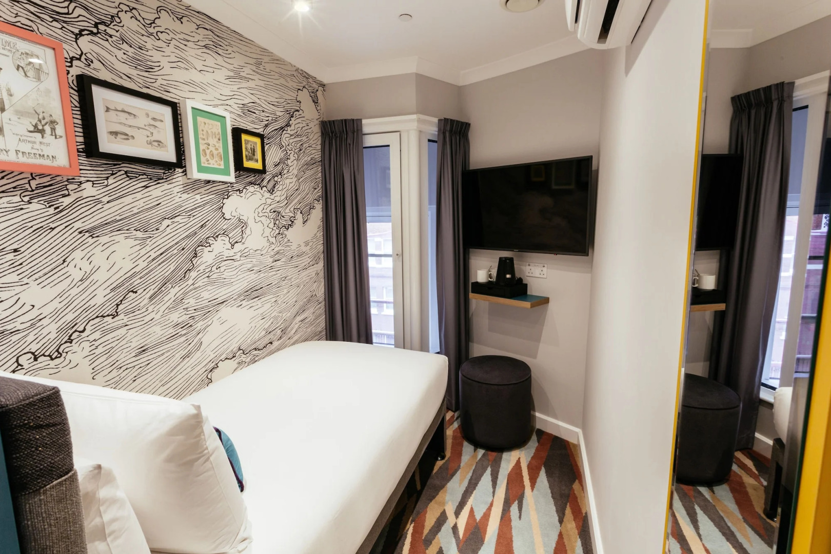 Photo - Oliver Plaza Hotel