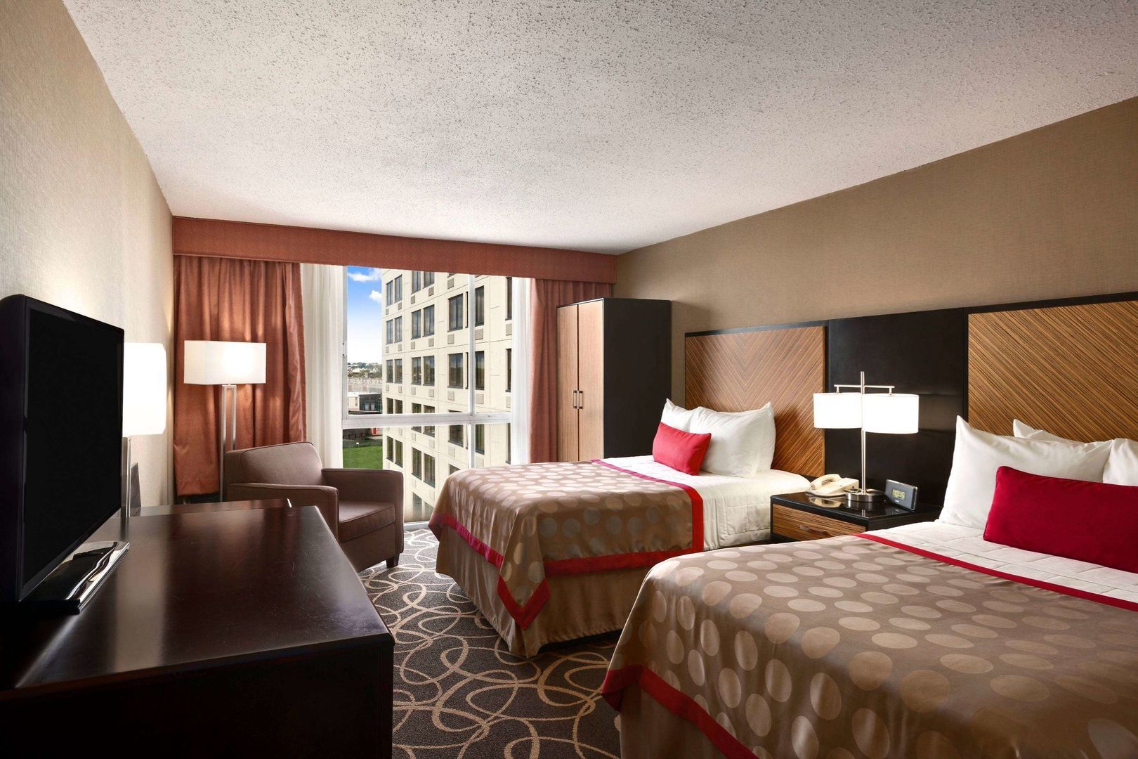 Photo - Holiday Inn Newark International Airport