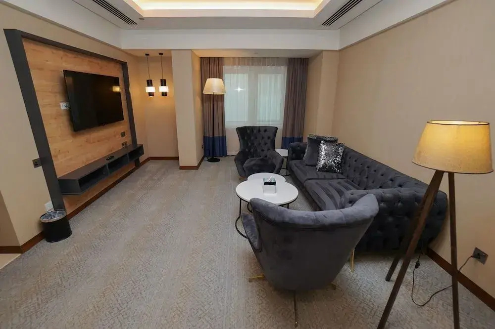 Photo - The Grand Lux Hotel