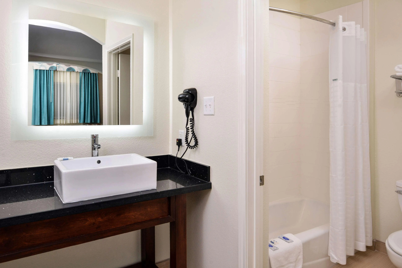 Photo - Americas Best Value Inn & Suites Spring Houston N