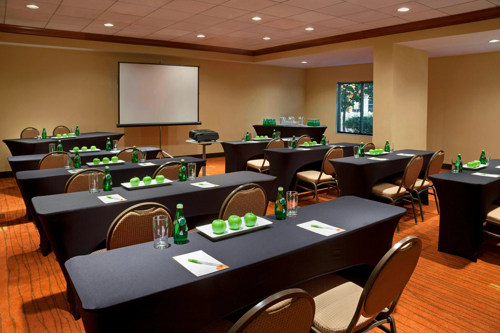 Photo - Courtyard by Marriott Toronto Airport