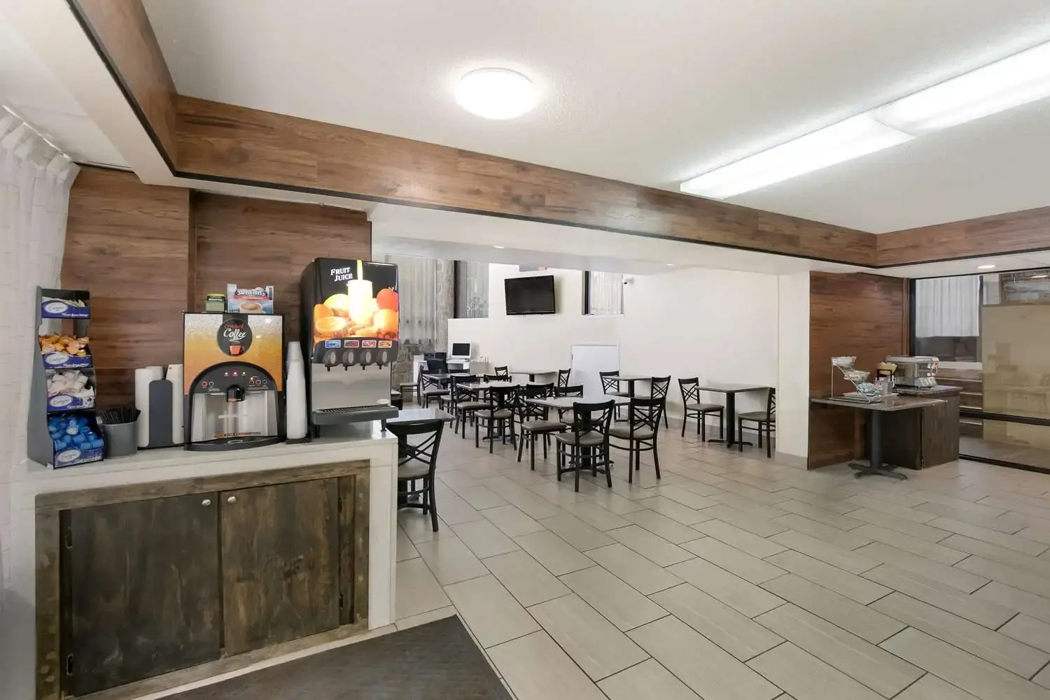 Photo - SureStay Plus Hotel by Best Western Gatlinburg