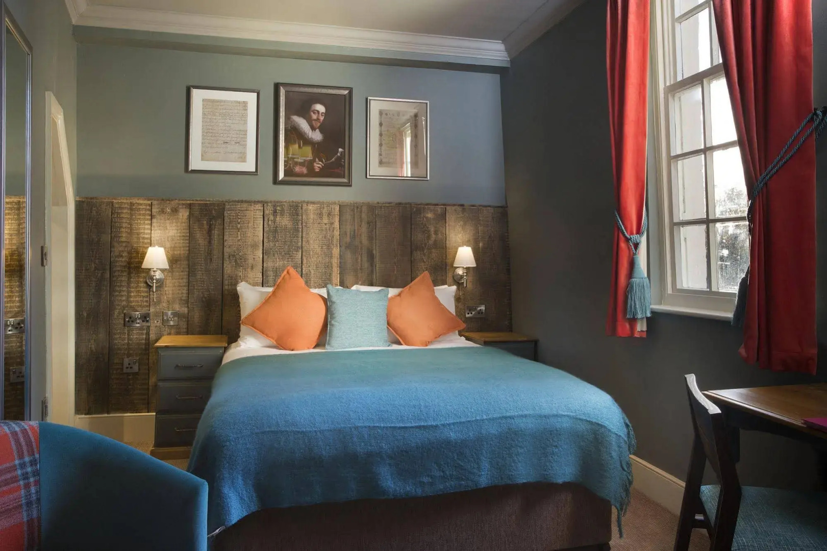 Photo - The Ostrich Inn Colnbrook London Heathrow