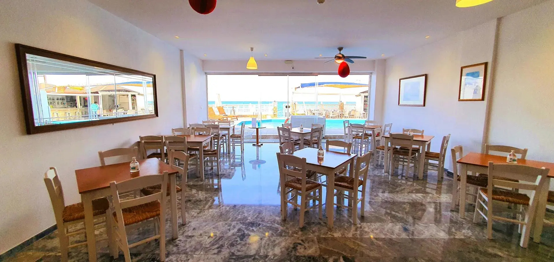 Photo - Sunset Beach Hotel