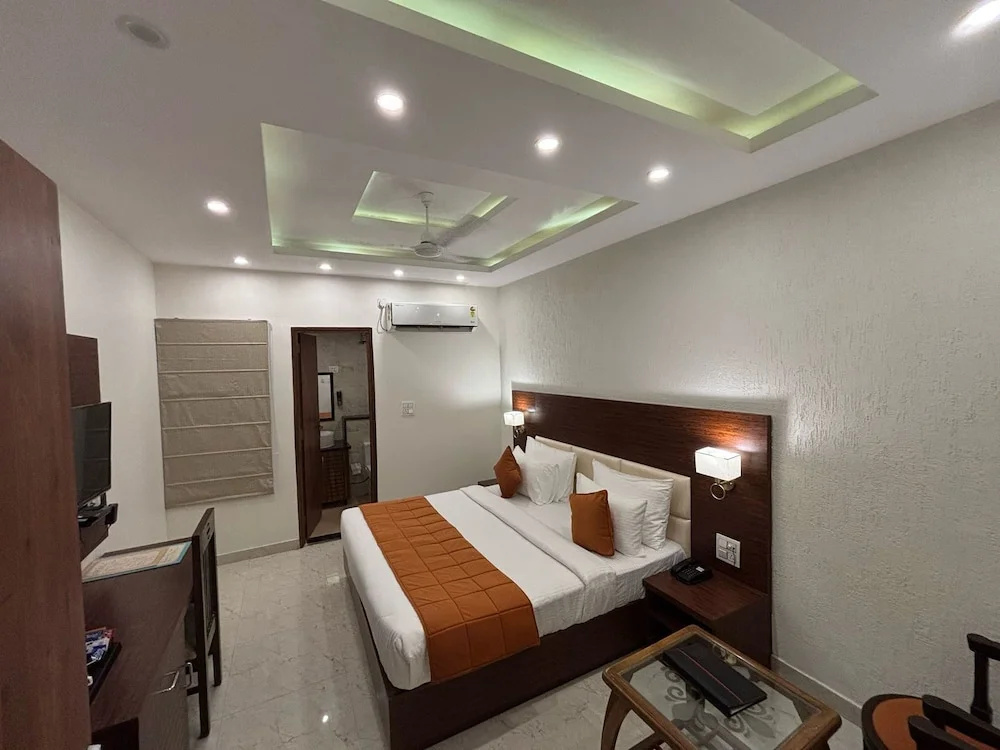 Hotel MJ Ghai Residency