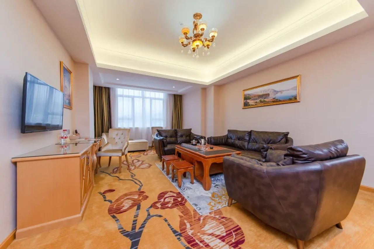 Vienna Hotel (Huiyang Sanhe Square)