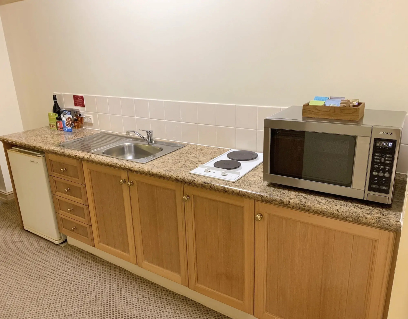 Photo - Royal Albert Hotel