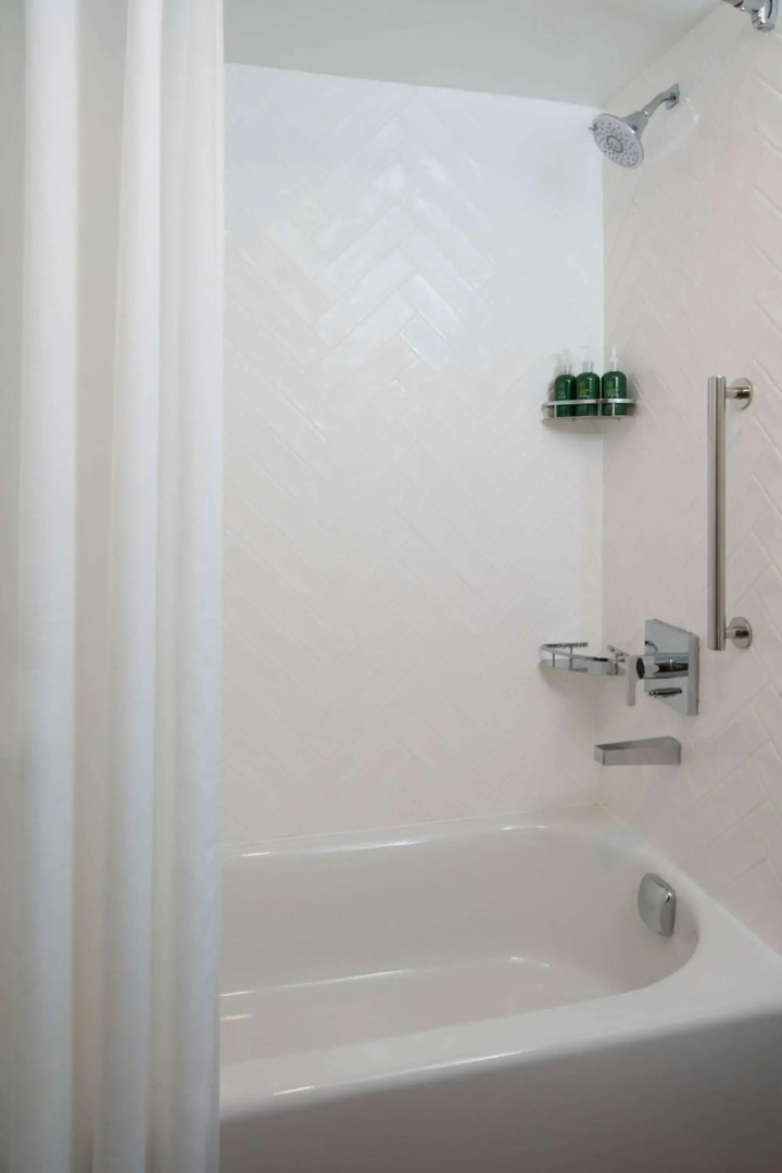 Photo - Sonesta Simply Suites Falls Church