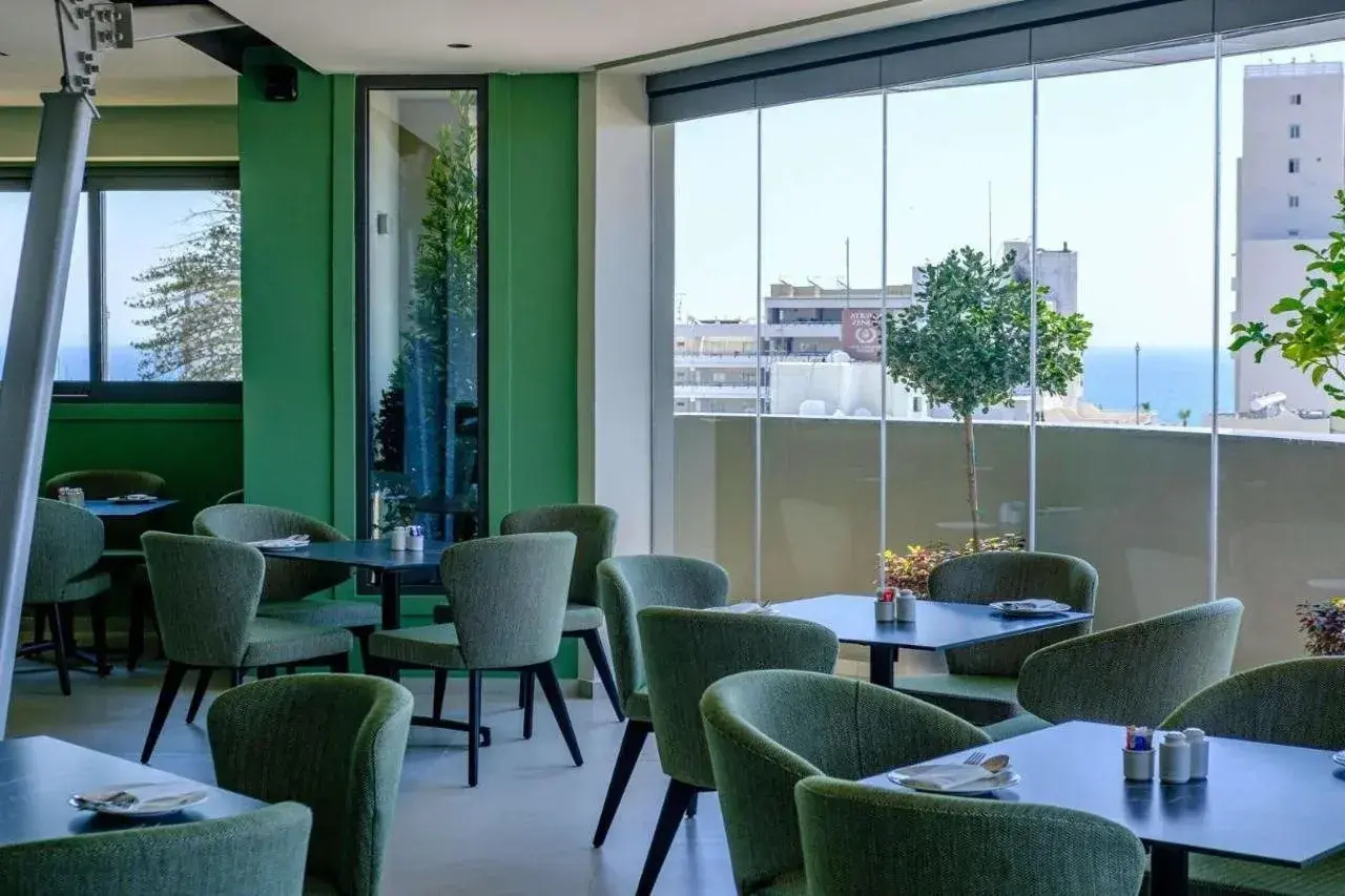 Foto - Mercure Larnaca Finikoudes Beach