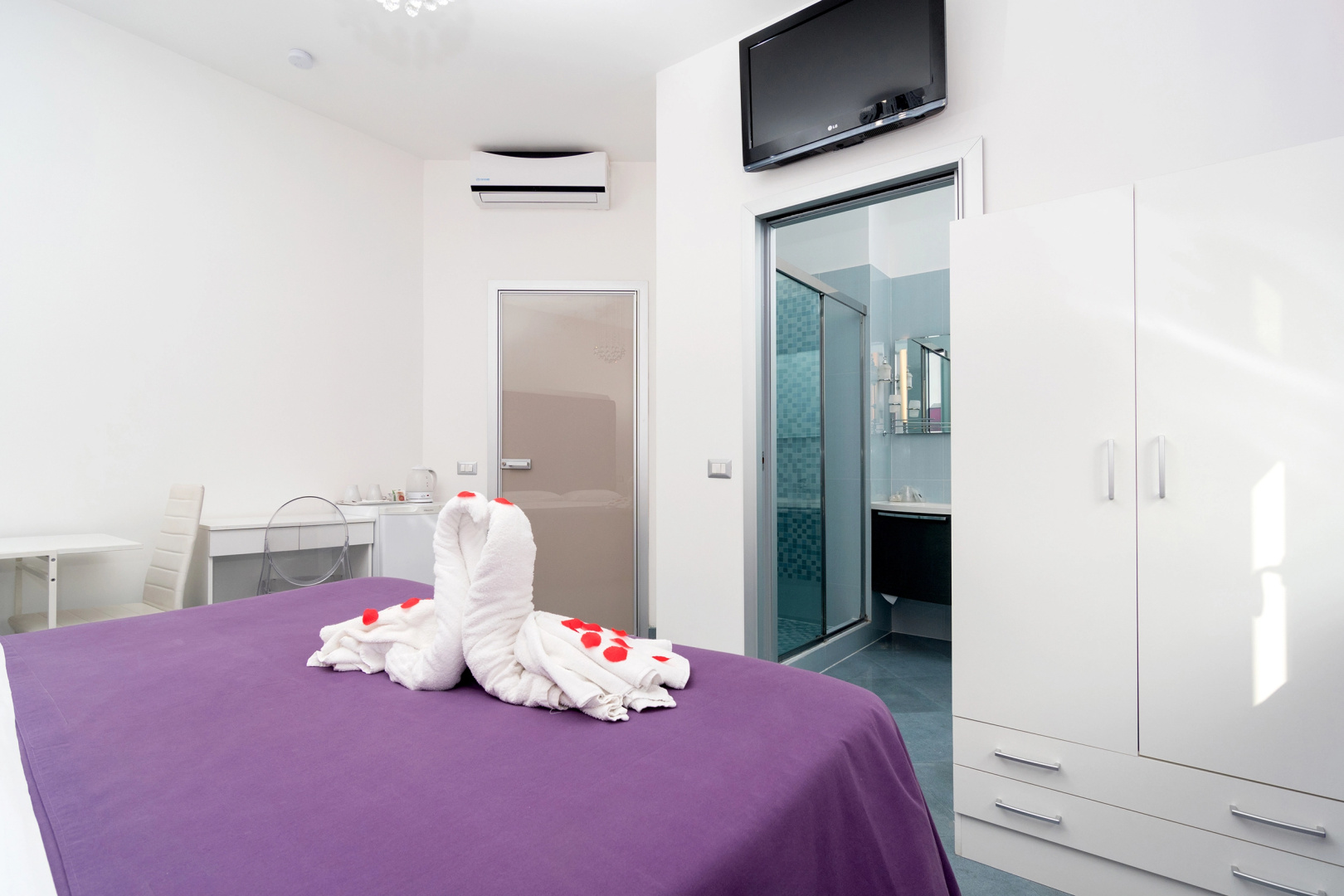 Photo - Emily Suites