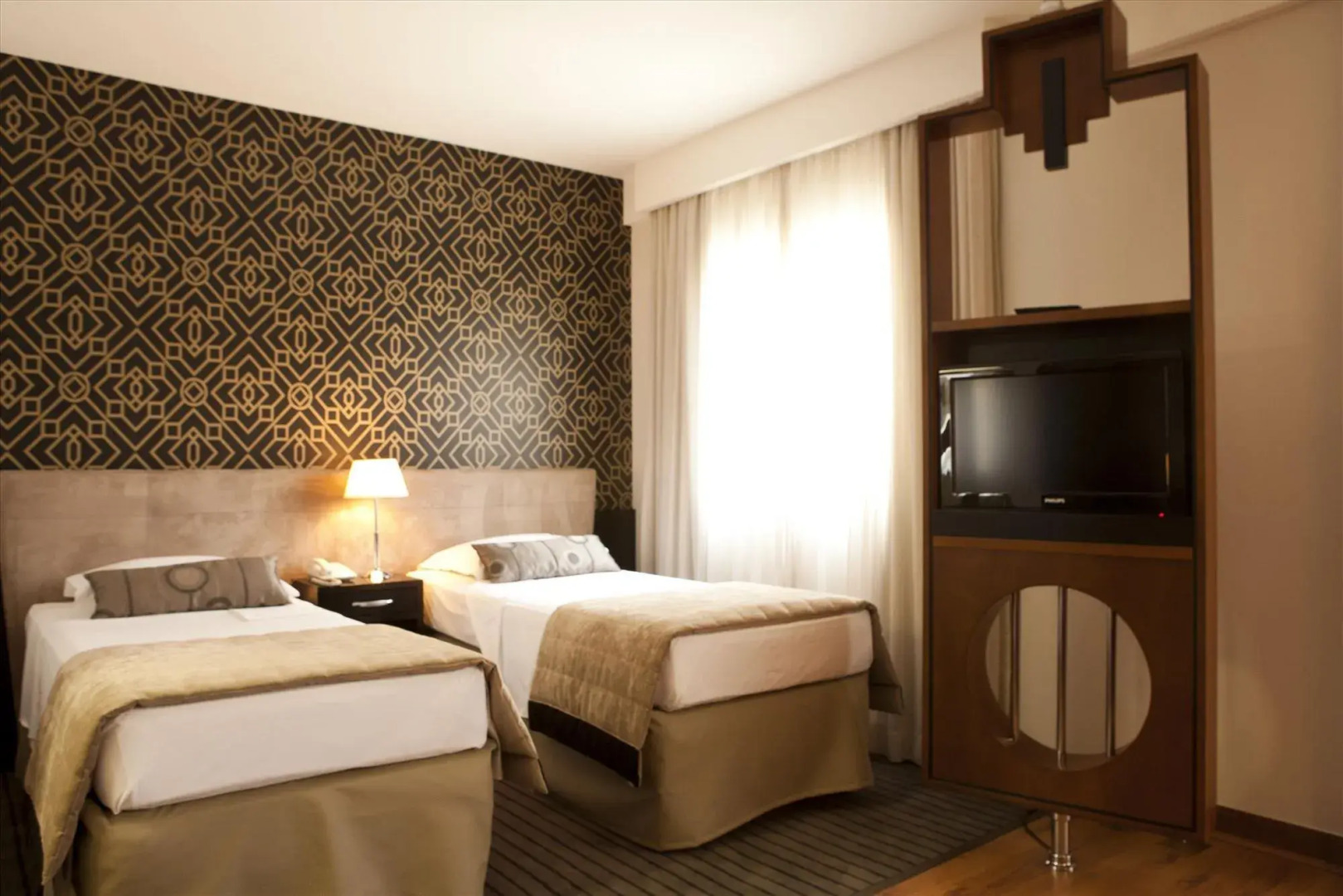 Foto - Estanplaza Funchal Faria Lima