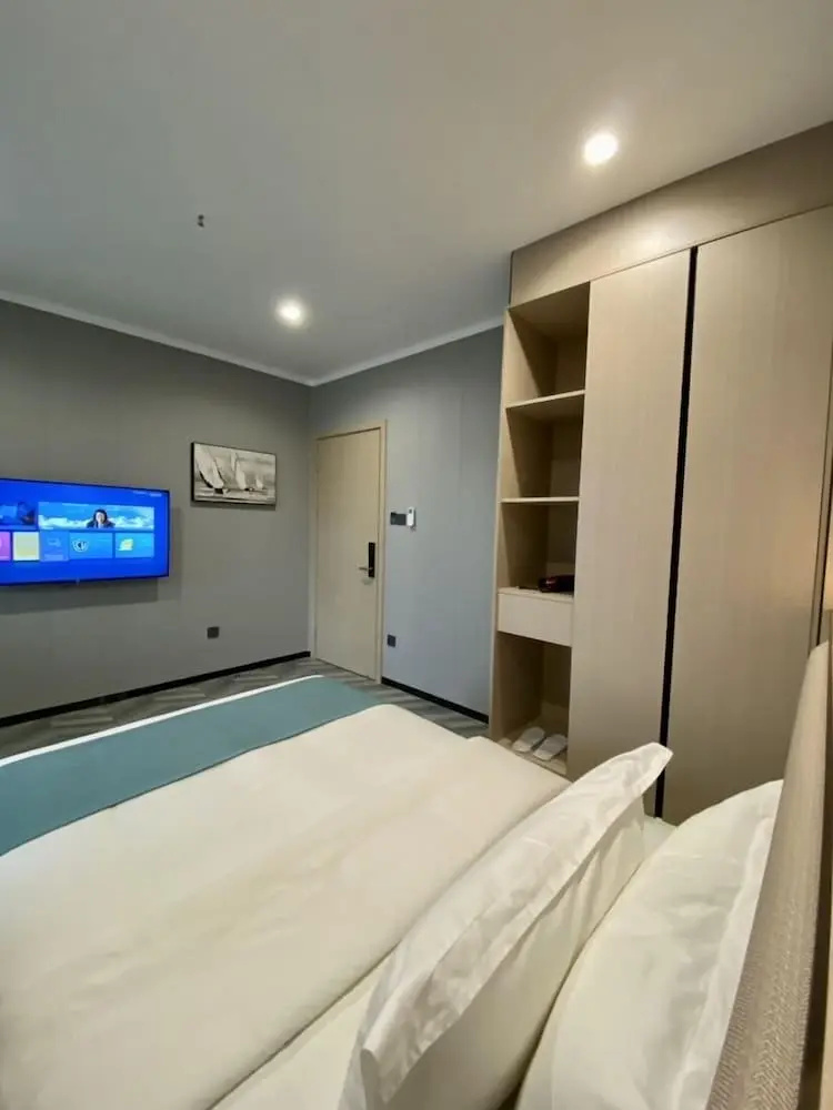 Fan's Hotel Ormoc