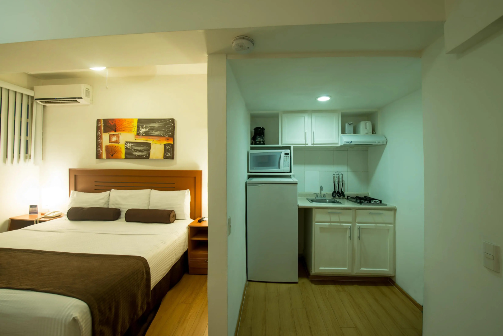 Foto - European Life Style Executive Suites & Gallery