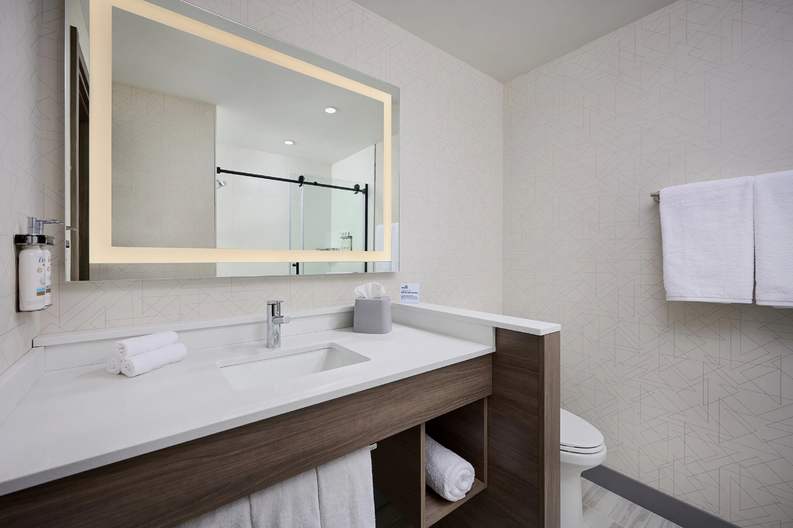 Photo - Holiday Inn Express Hamilton Upper James by IHG