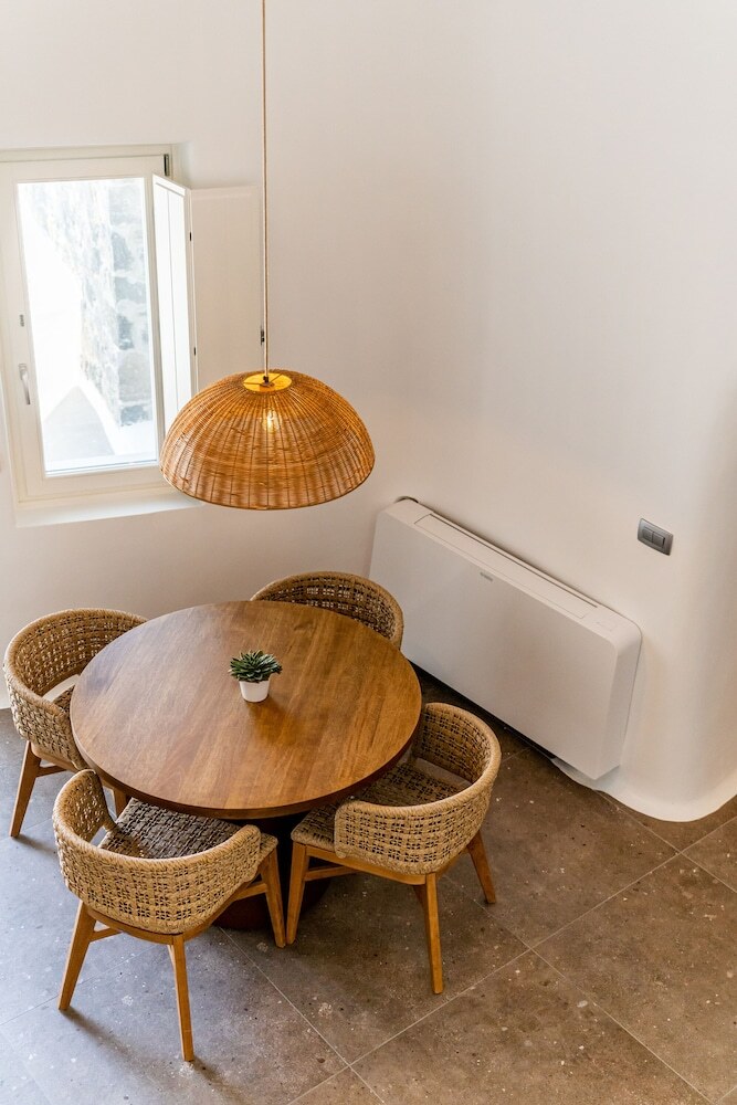 Photo - Victoria Caves