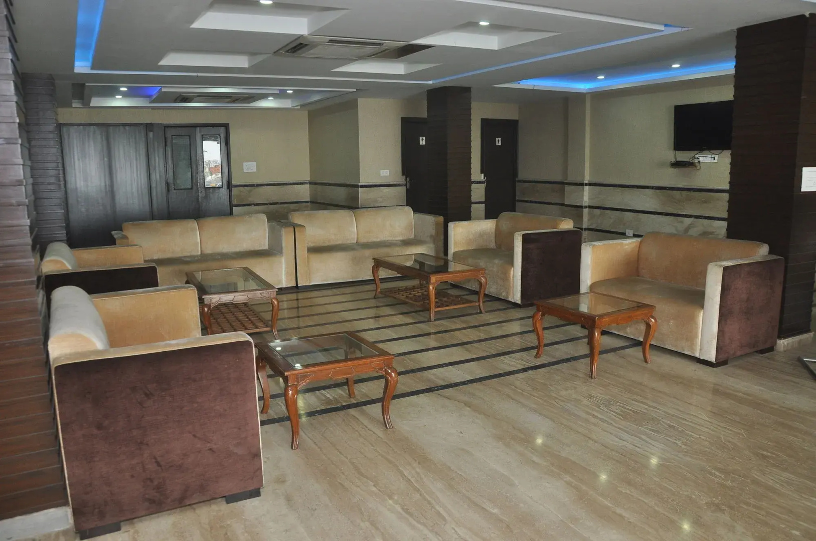 Photo - The Lohmod Premier On Delhi- Gurgaon Expressway Adj Aerocity -With Free Airport Pickup