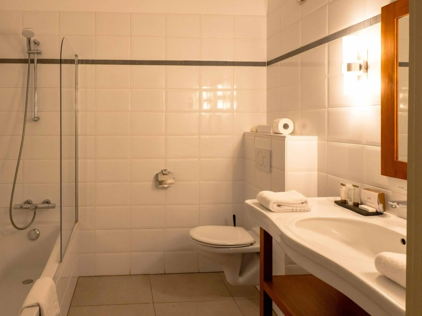 Photo - Ghent River Hotel