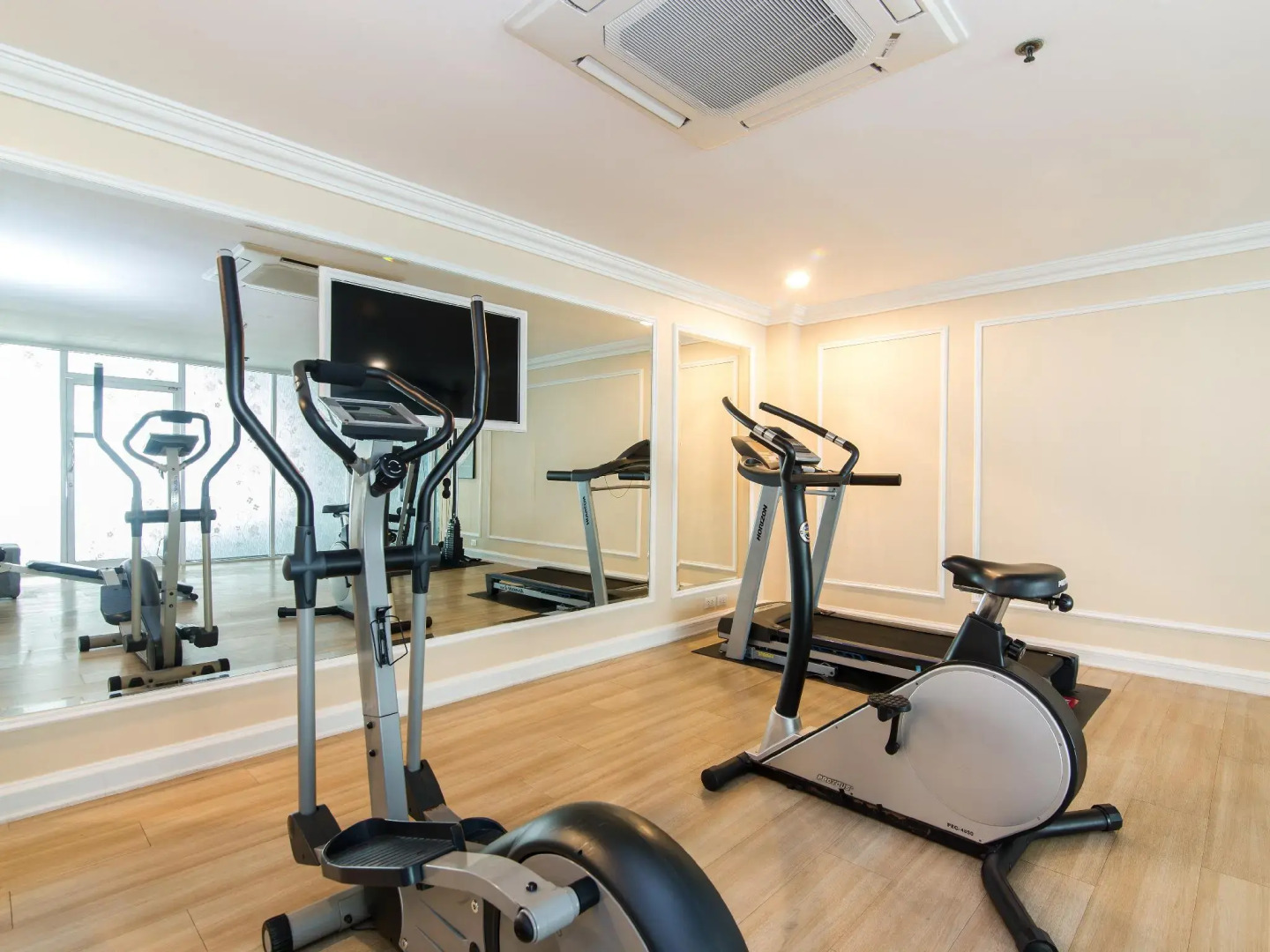 Photo - Romance Hotel Bangna