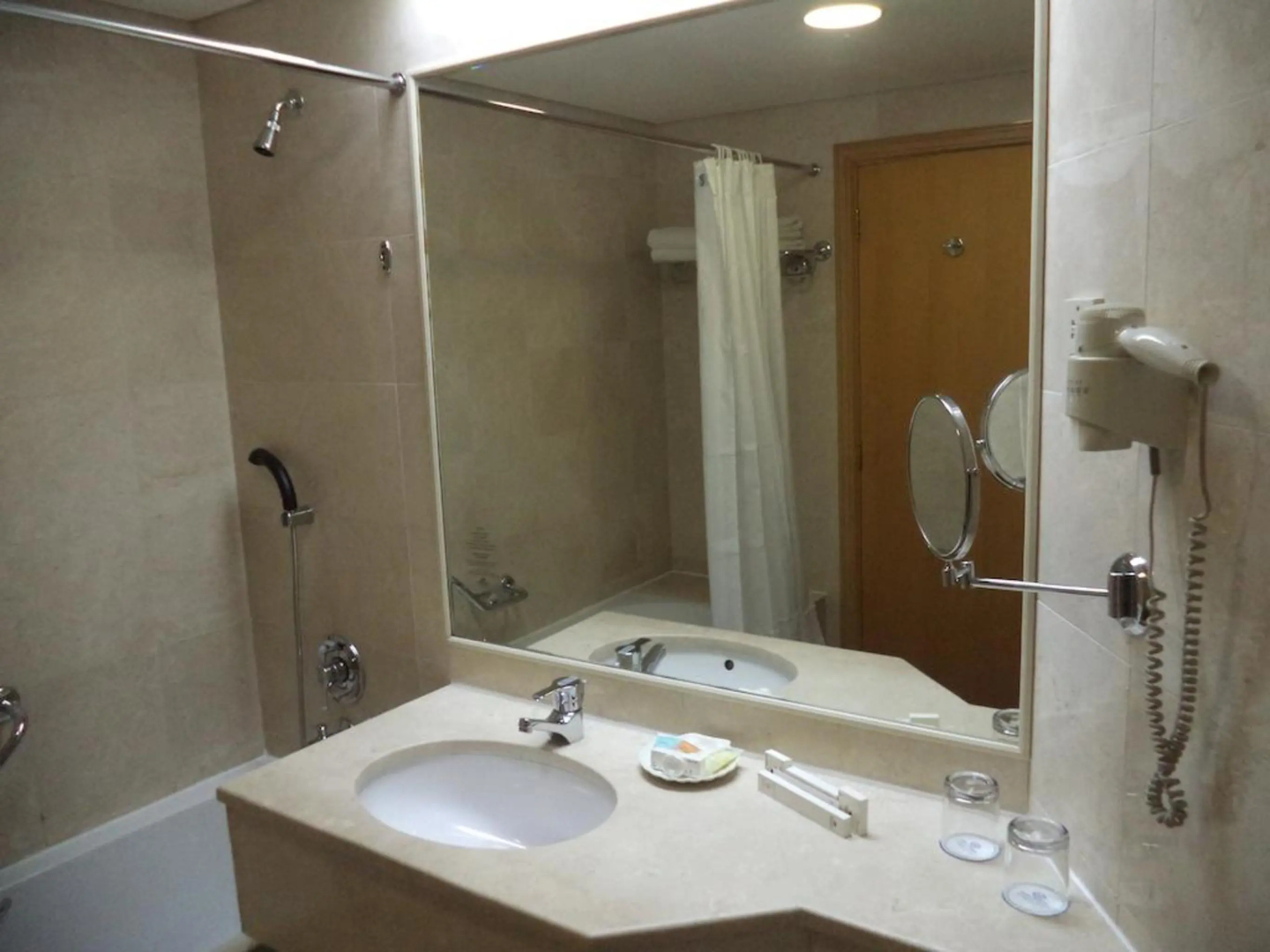Photo - Grand Continental Hotel