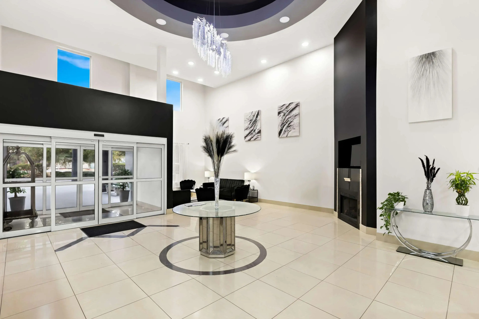 Photo - Sonesta Essential Savannah