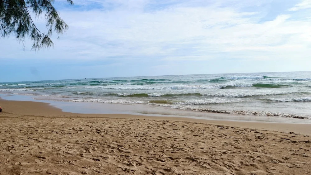 Photo - Blue Waves Hotel